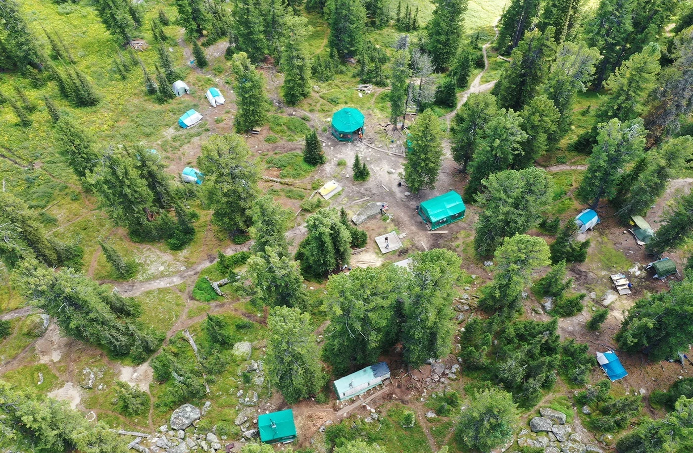 Кемпинг Active Life на озере Светлом (Ергаки)