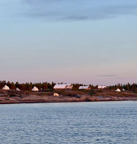 Кемпинг "Дом белых китов"