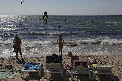 В Крыму предупредили о мошенниках, требующих с туристов "курортный сбор"